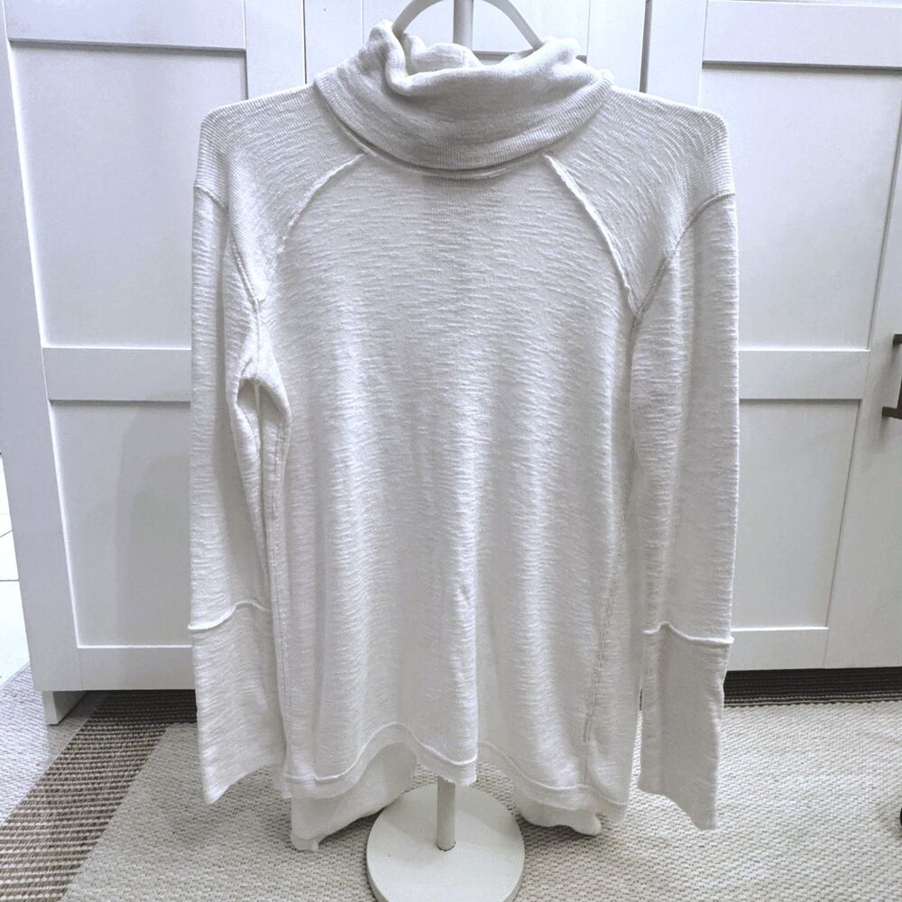 Free People We The Free Size M Turtleneck Sweater White Ivory Hi Low Hem